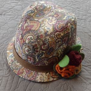 Adorable Vintage hat size small